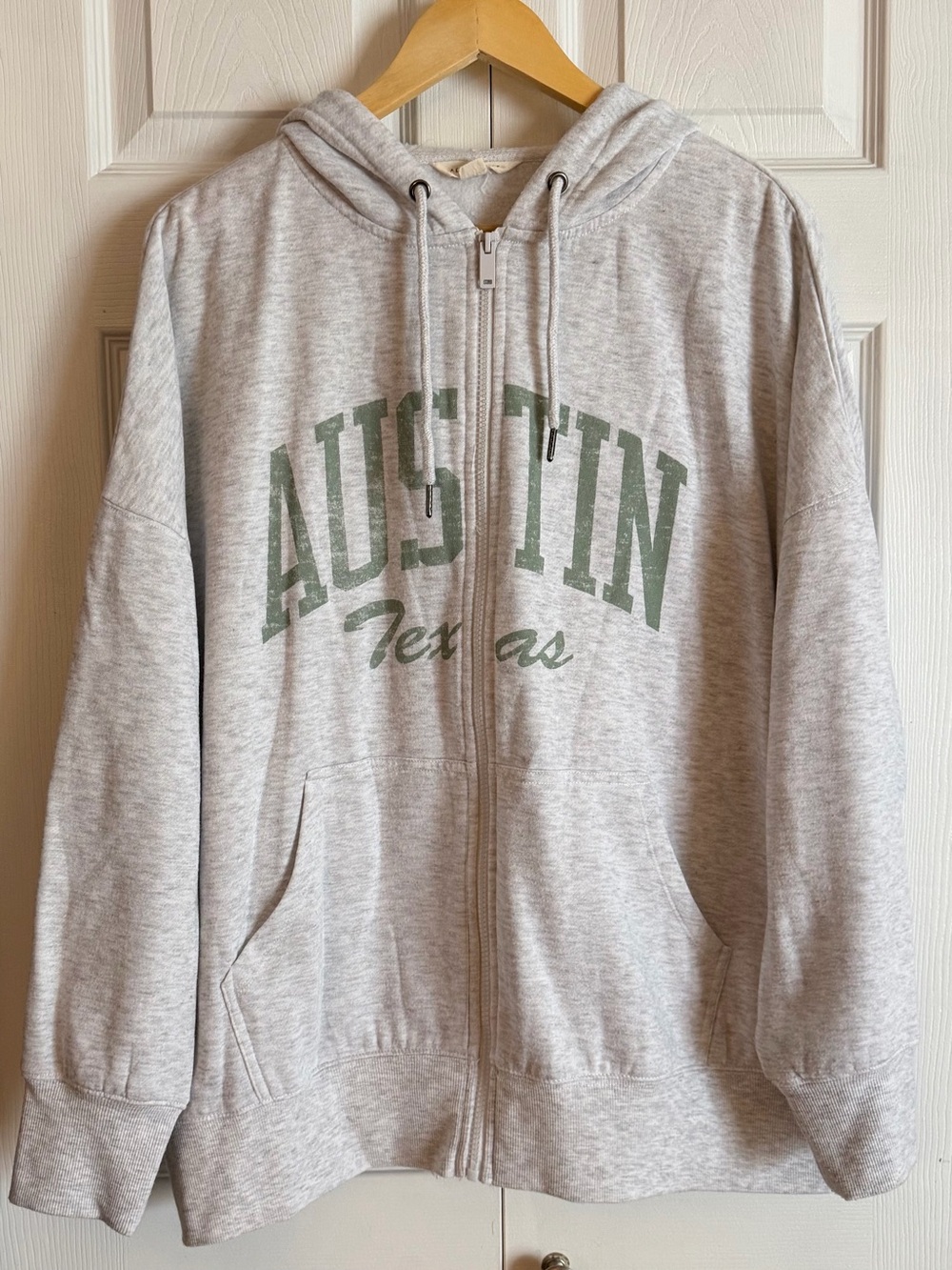 Aéropostale Light Gray Austin Texas Zip-Up Hoodie - Size L - Like New